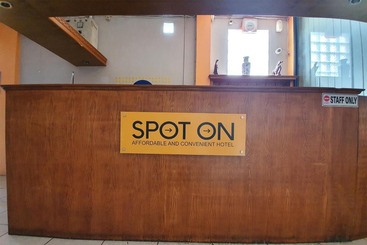 Oyo 2200 Hotel Gunung Sari Rantauprapat Exterior foto